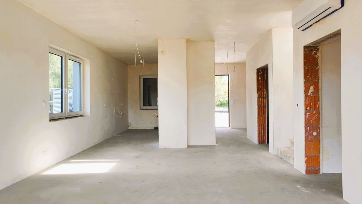 Dom 6 pokojowe na Sprzedaż