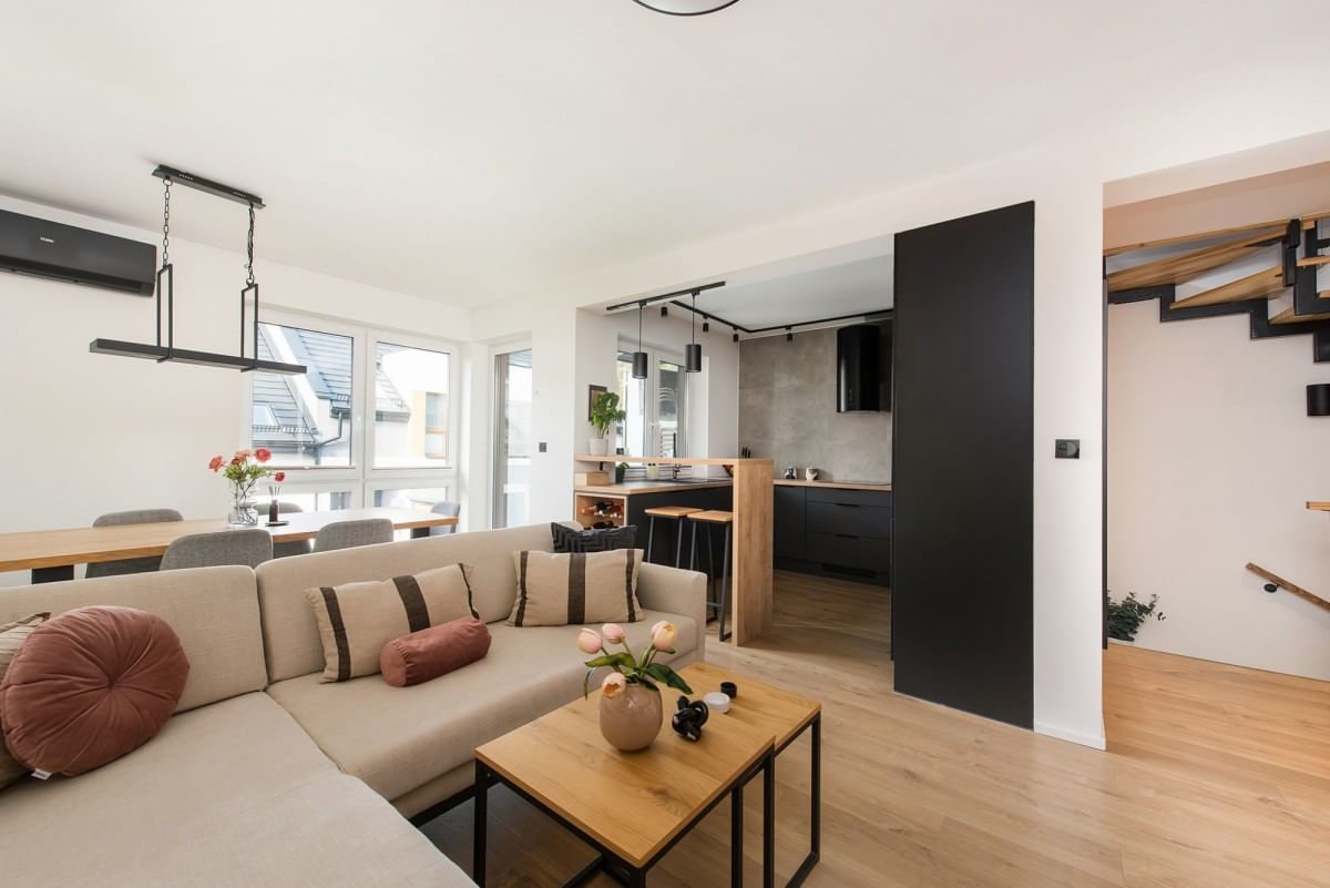 Mieszkanie 4 pokojowe na Sprzedaż