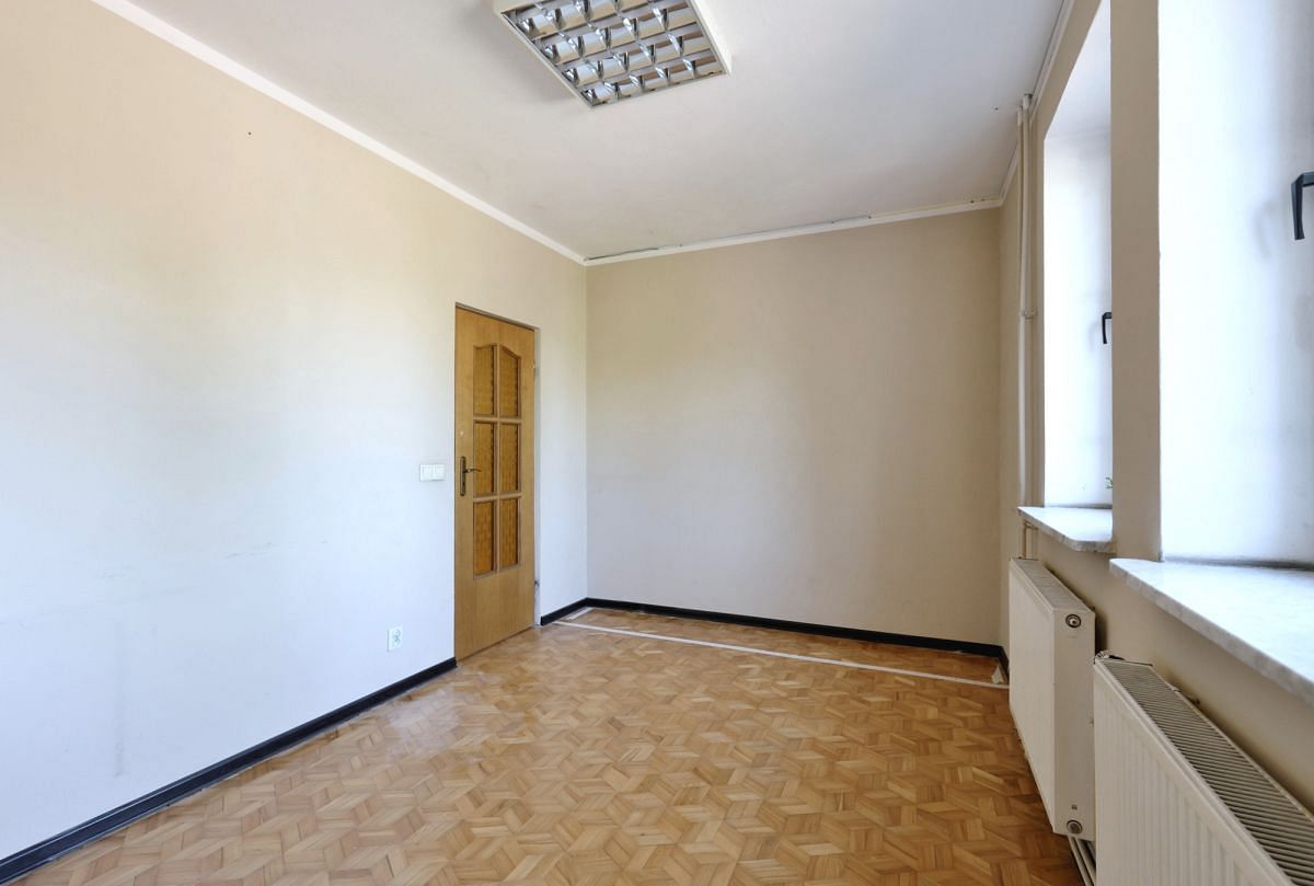 Dom 7 pokojowe na Sprzedaż