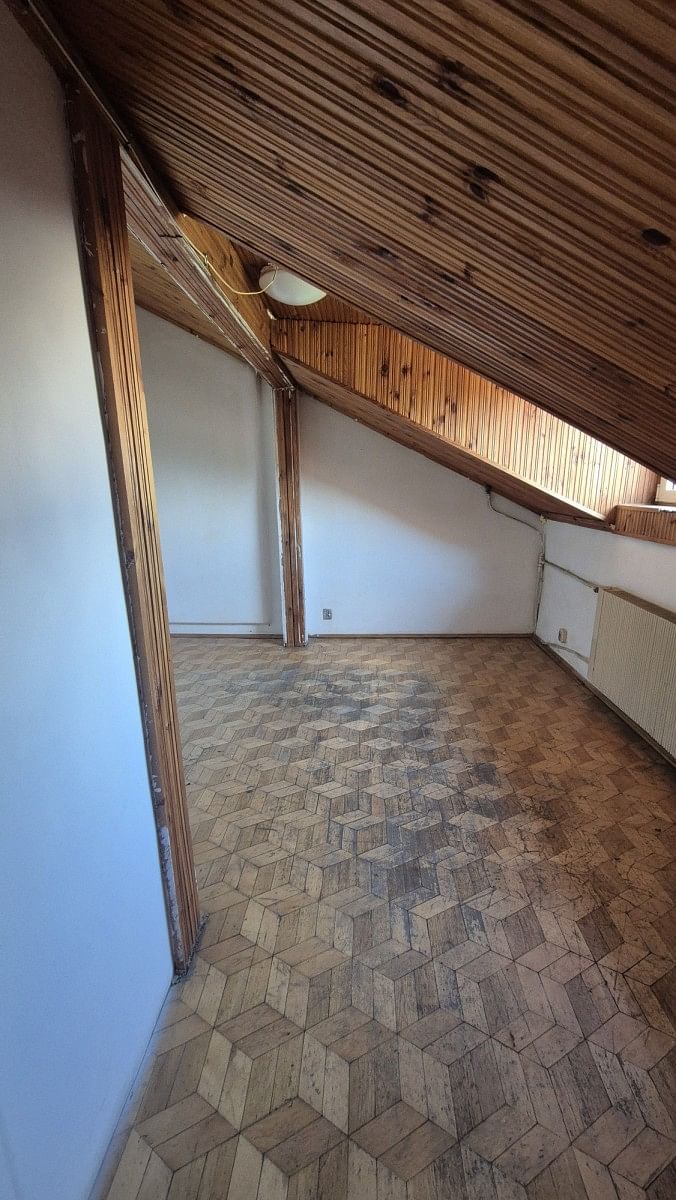 Dom 10 pokojowe na Sprzedaż