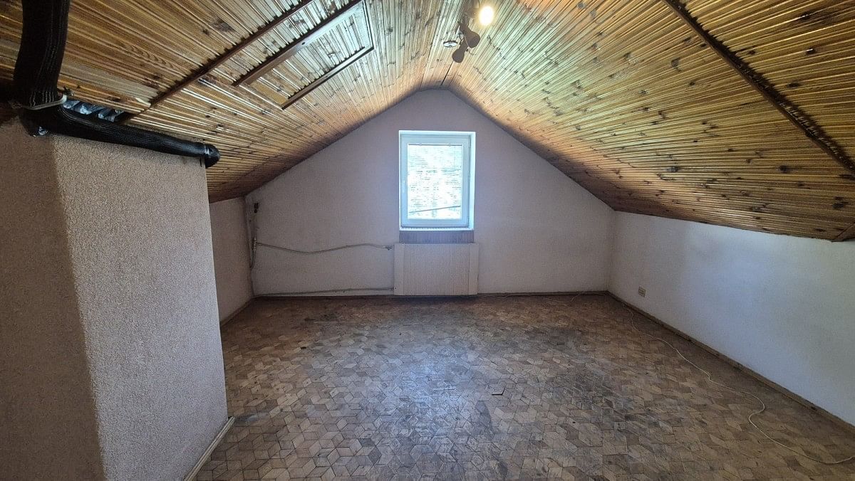 Dom 10 pokojowe na Sprzedaż