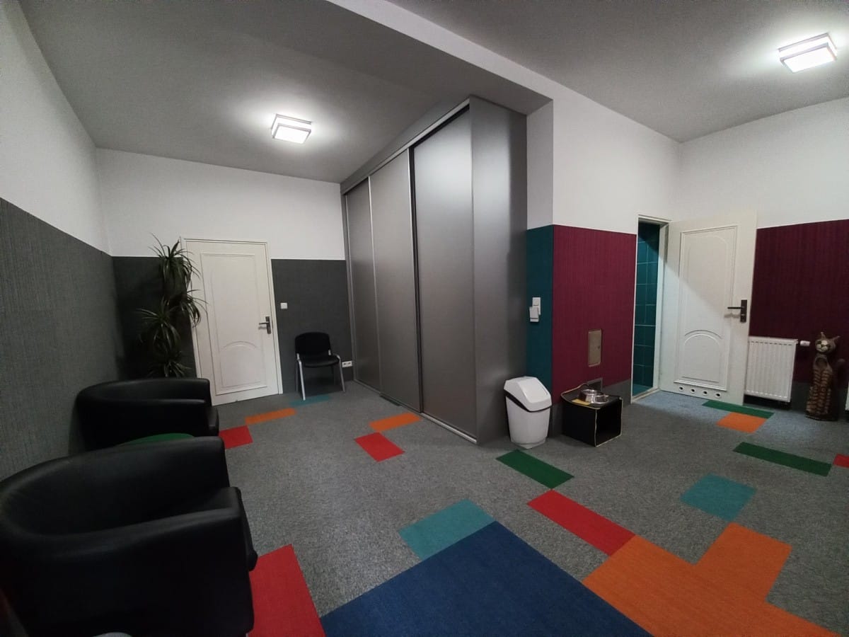 Lokal użytkowy  pokojowe na Sprzedaż