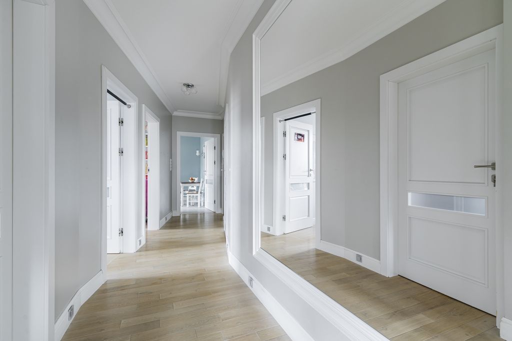 Mieszkanie 5 pokojowe na Sprzedaż