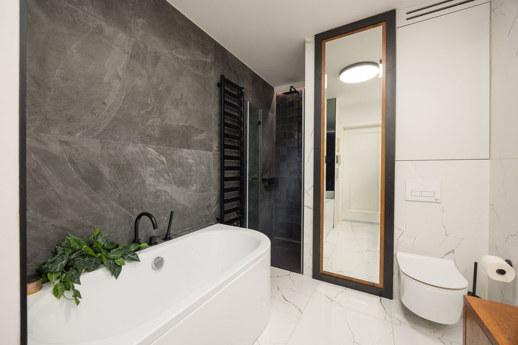 Mieszkanie 4 pokojowe na Sprzedaż