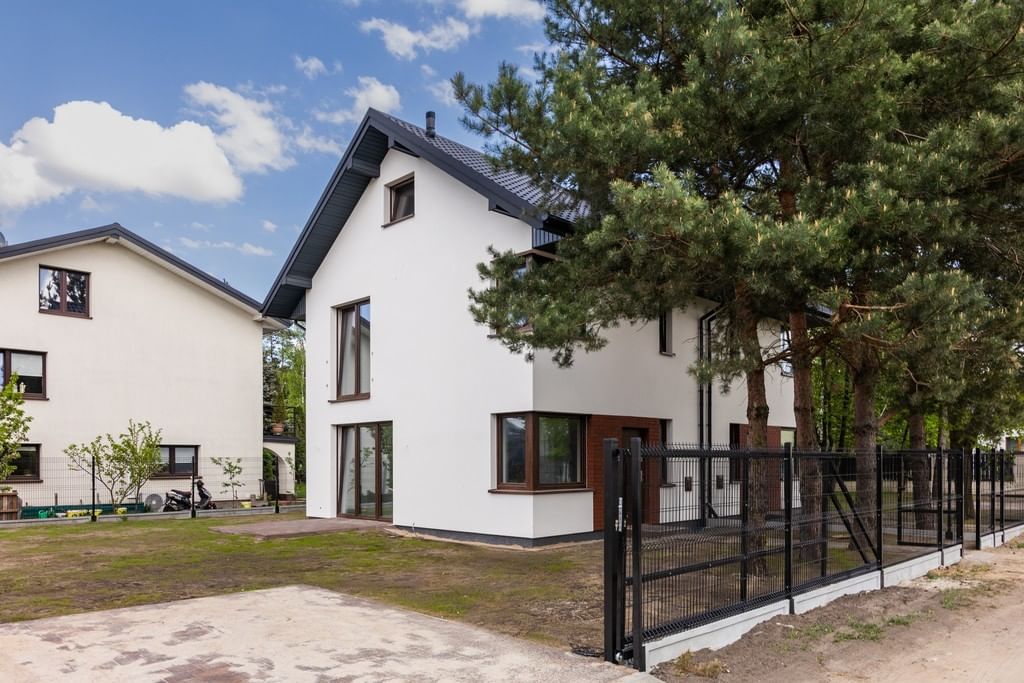 Dom 4 pokojowe na Sprzedaż