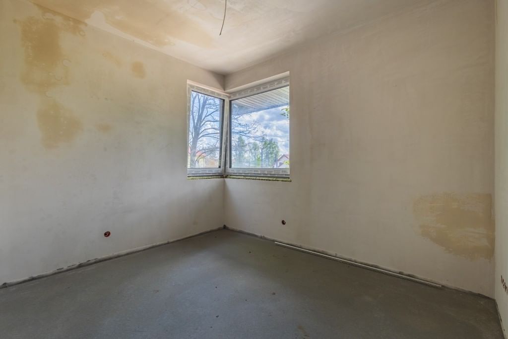 Dom 4 pokojowe na Sprzedaż