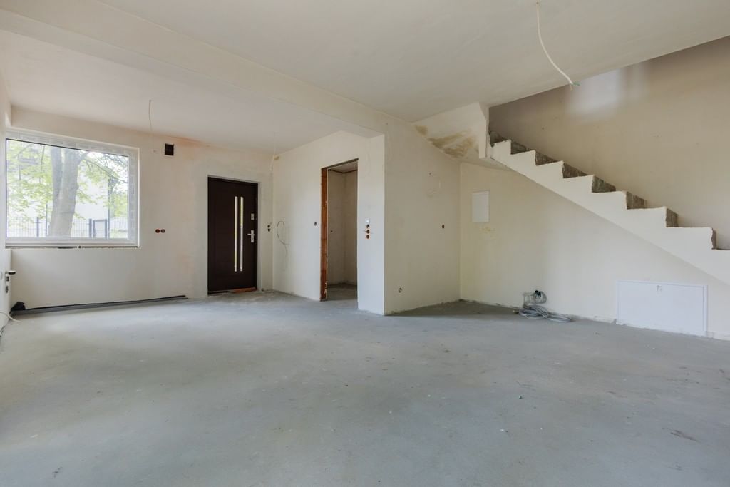 Dom 4 pokojowe na Sprzedaż