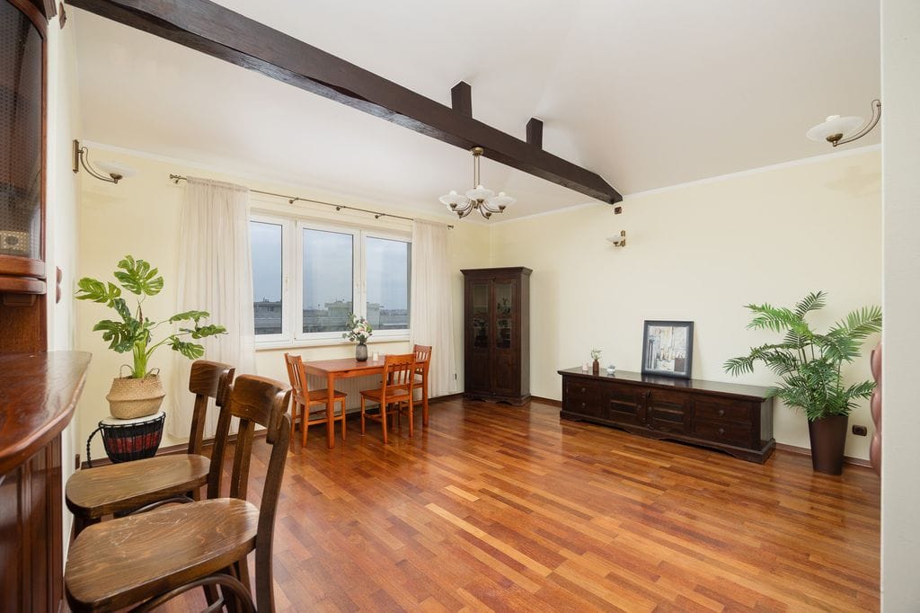 Mieszkanie 4 pokojowe na Sprzedaż