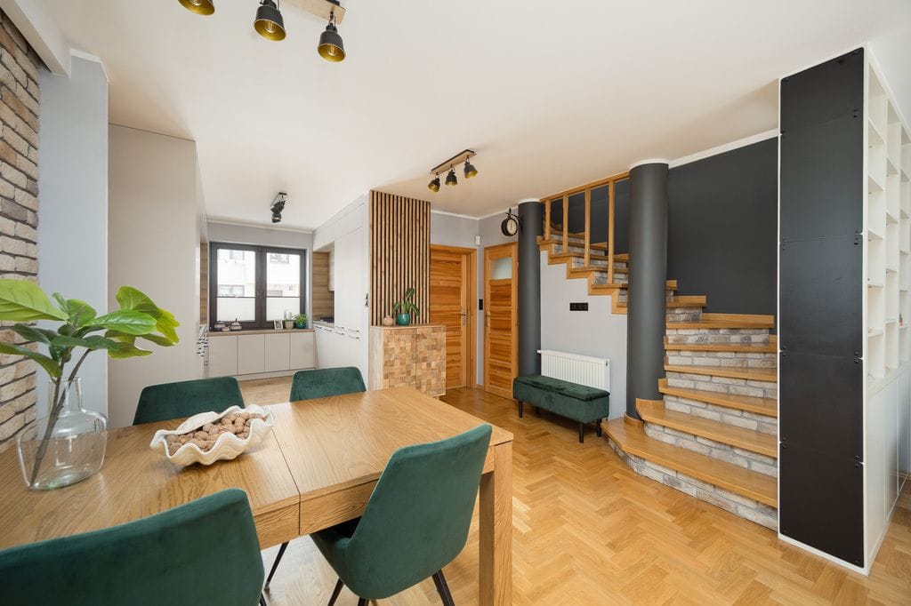 Dom 4 pokojowe na Sprzedaż