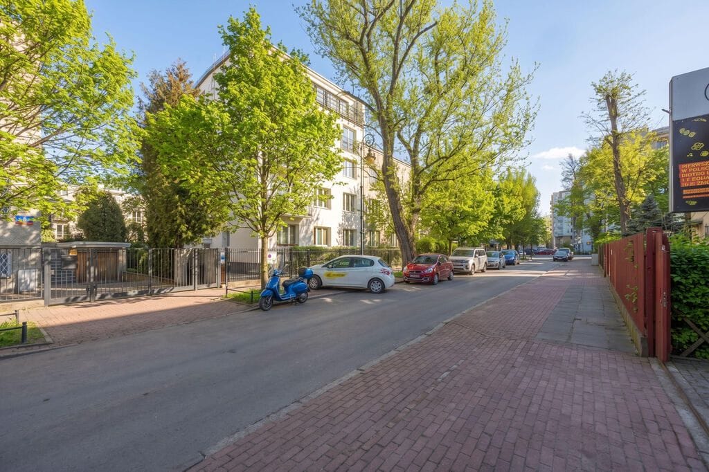 Lokal użytkowy  pokojowe na Sprzedaż