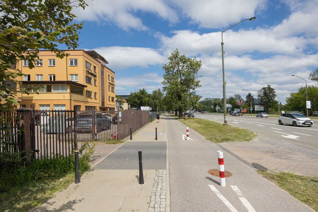 Dom 16 pokojowe na Sprzedaż