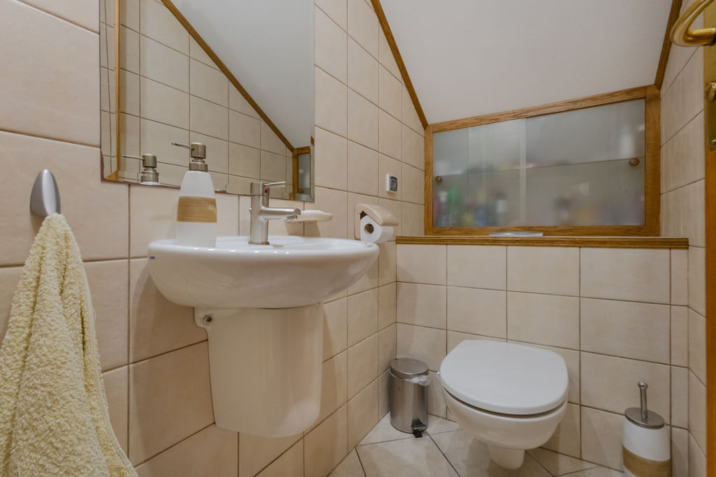 Dom 6 pokojowe na Sprzedaż