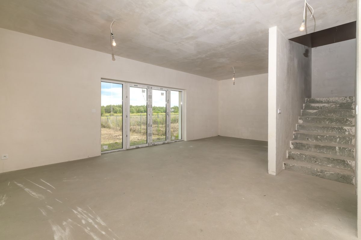 Dom 4 pokojowe na Sprzedaż