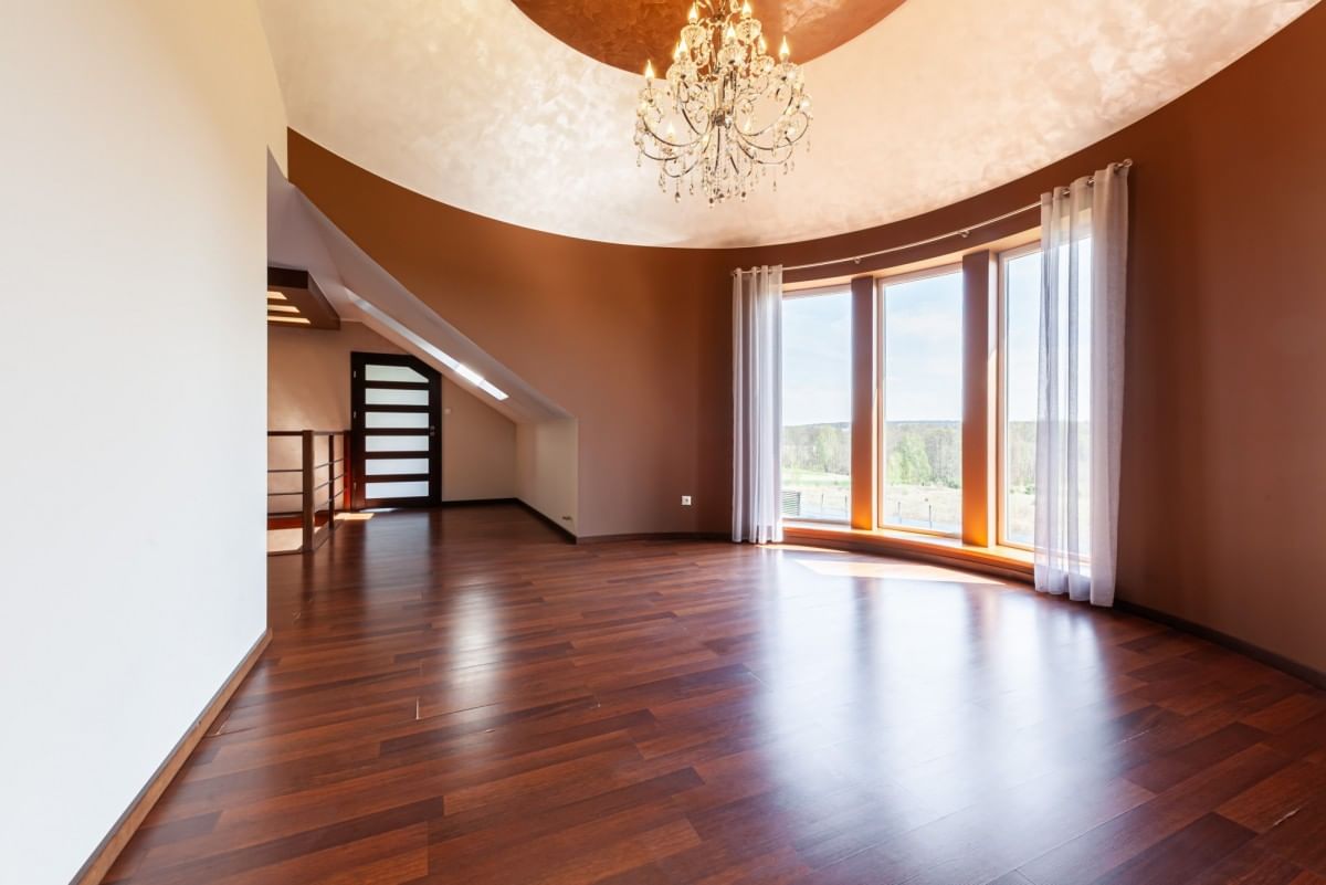 Dom 6 pokojowe na Sprzedaż