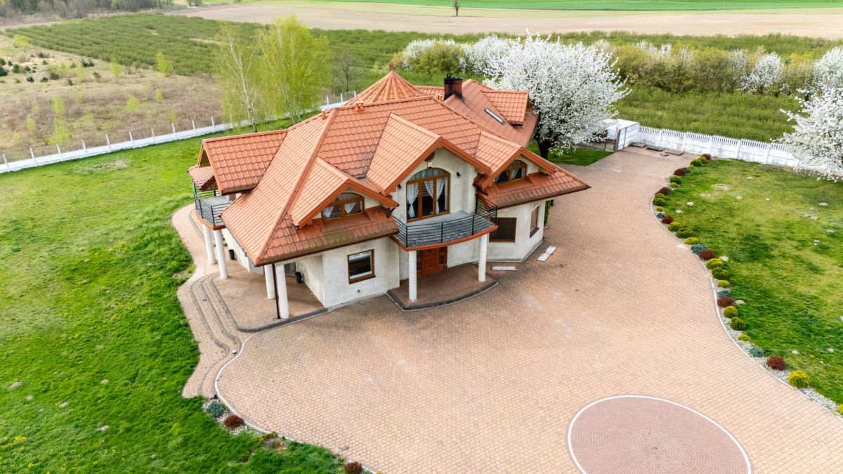 Dom 6 pokojowe na Sprzedaż