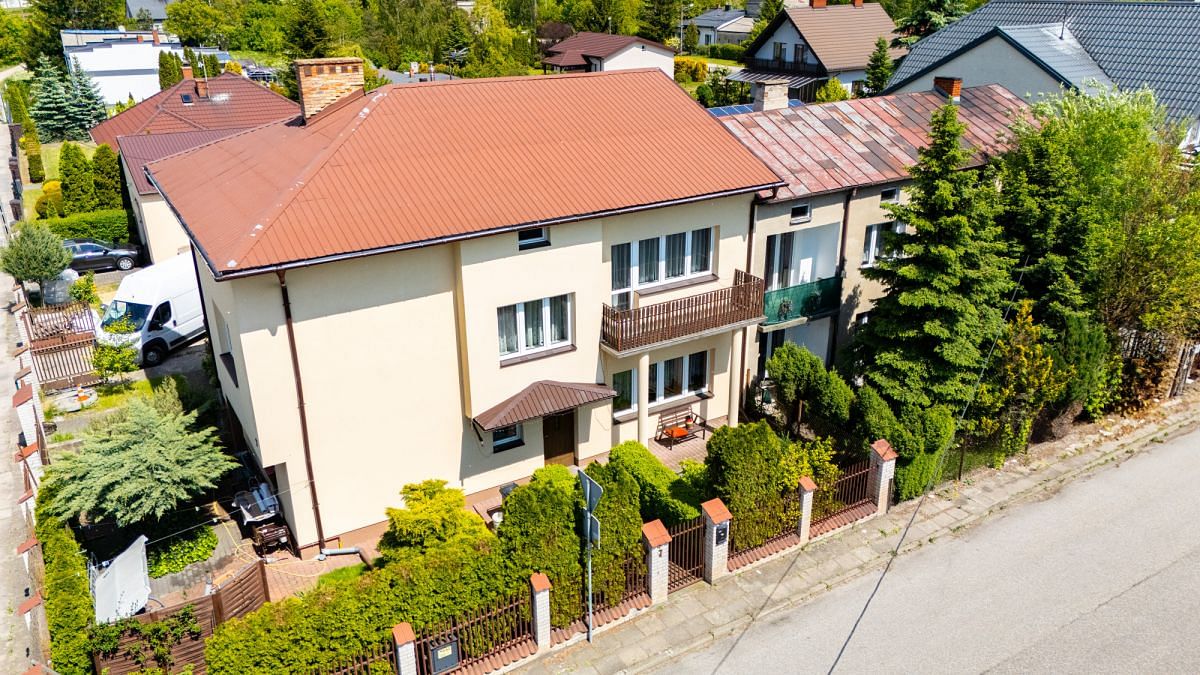 Dom 8 pokojowe na Sprzedaż