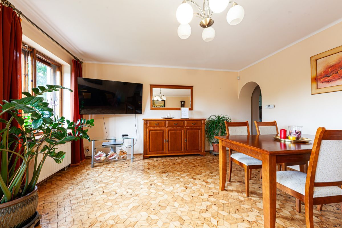 Dom 6 pokojowe na Sprzedaż