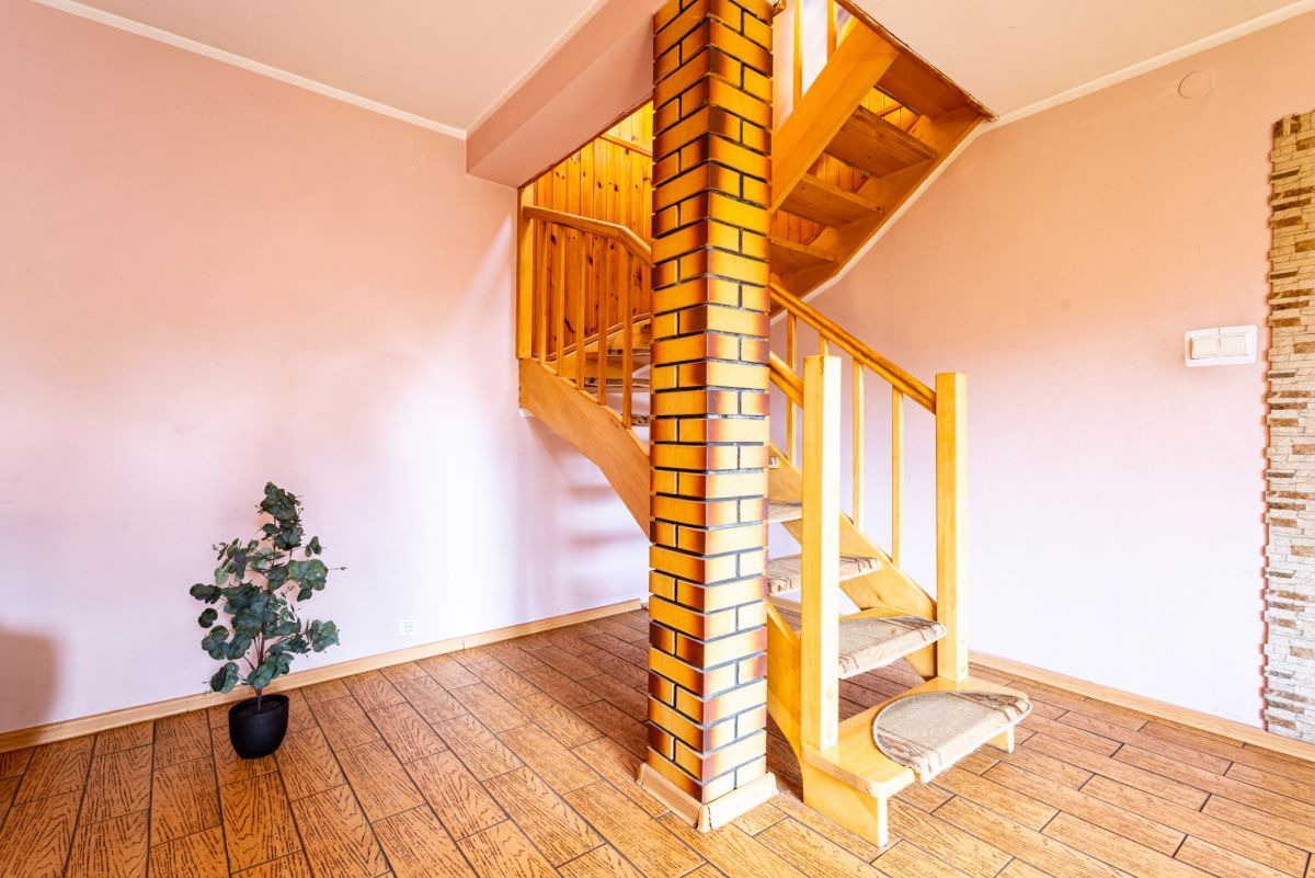 Dom 5 pokojowe na Sprzedaż