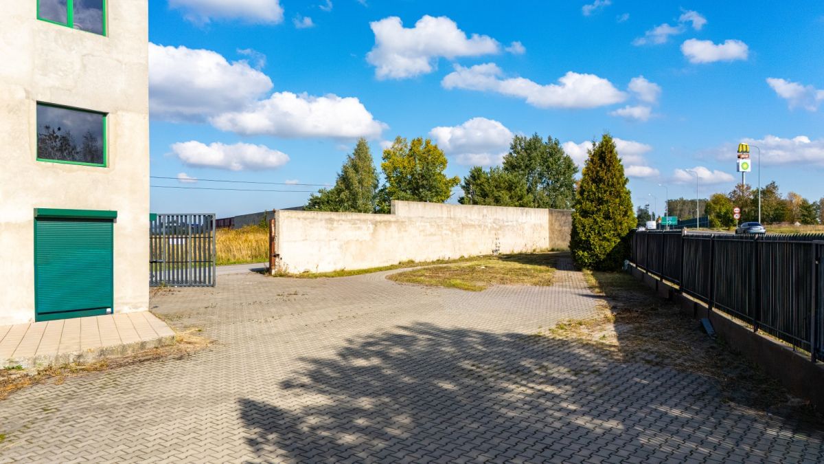 Lokal użytkowy  pokojowe na Sprzedaż