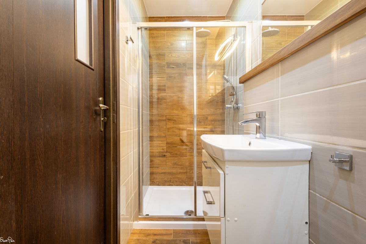 Dom 7 pokojowe na Sprzedaż