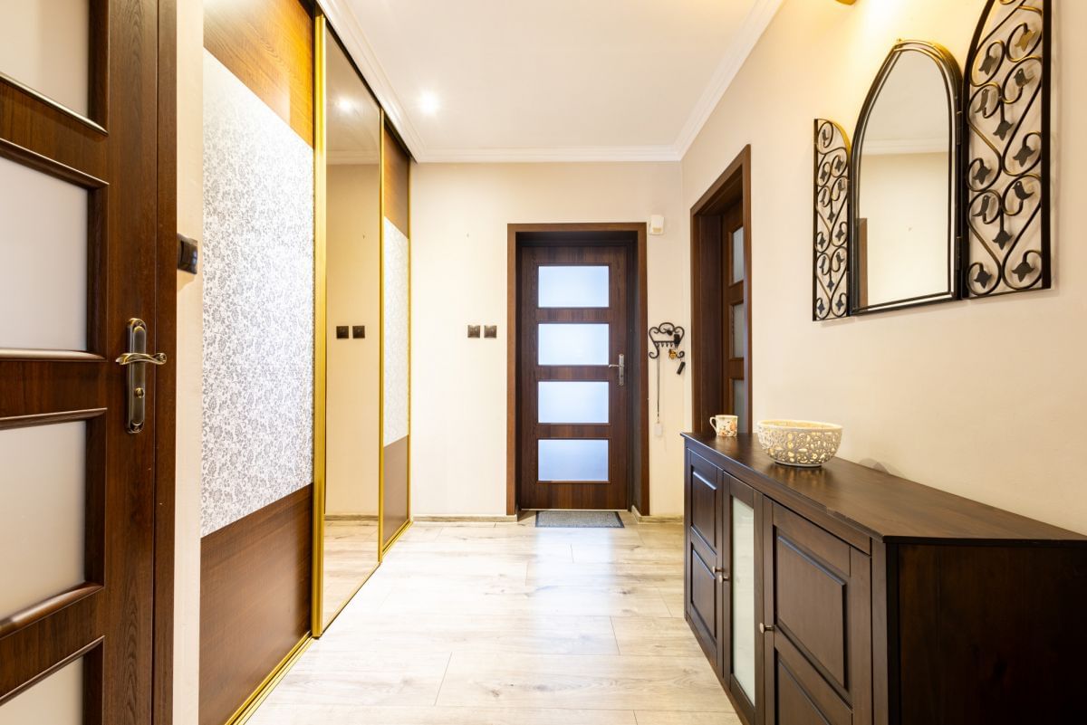 Dom 7 pokojowe na Sprzedaż