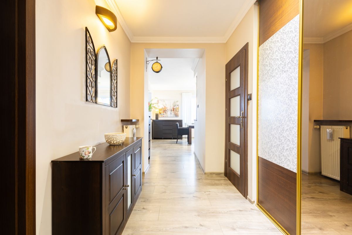 Dom 7 pokojowe na Sprzedaż