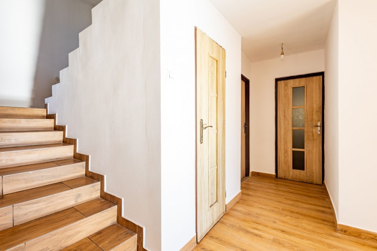 Dom 12 pokojowe na Sprzedaż