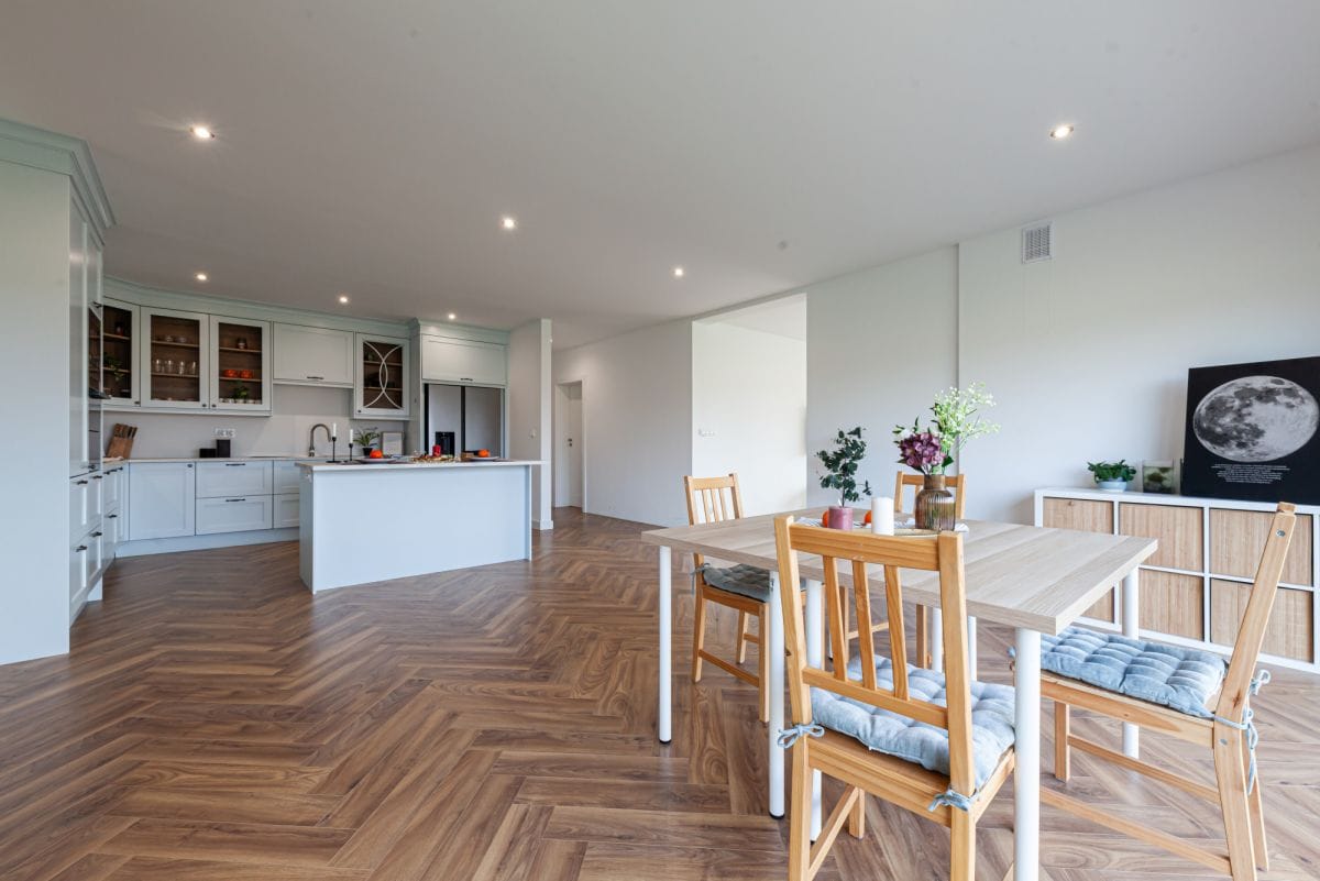 Dom 10 pokojowe na Sprzedaż