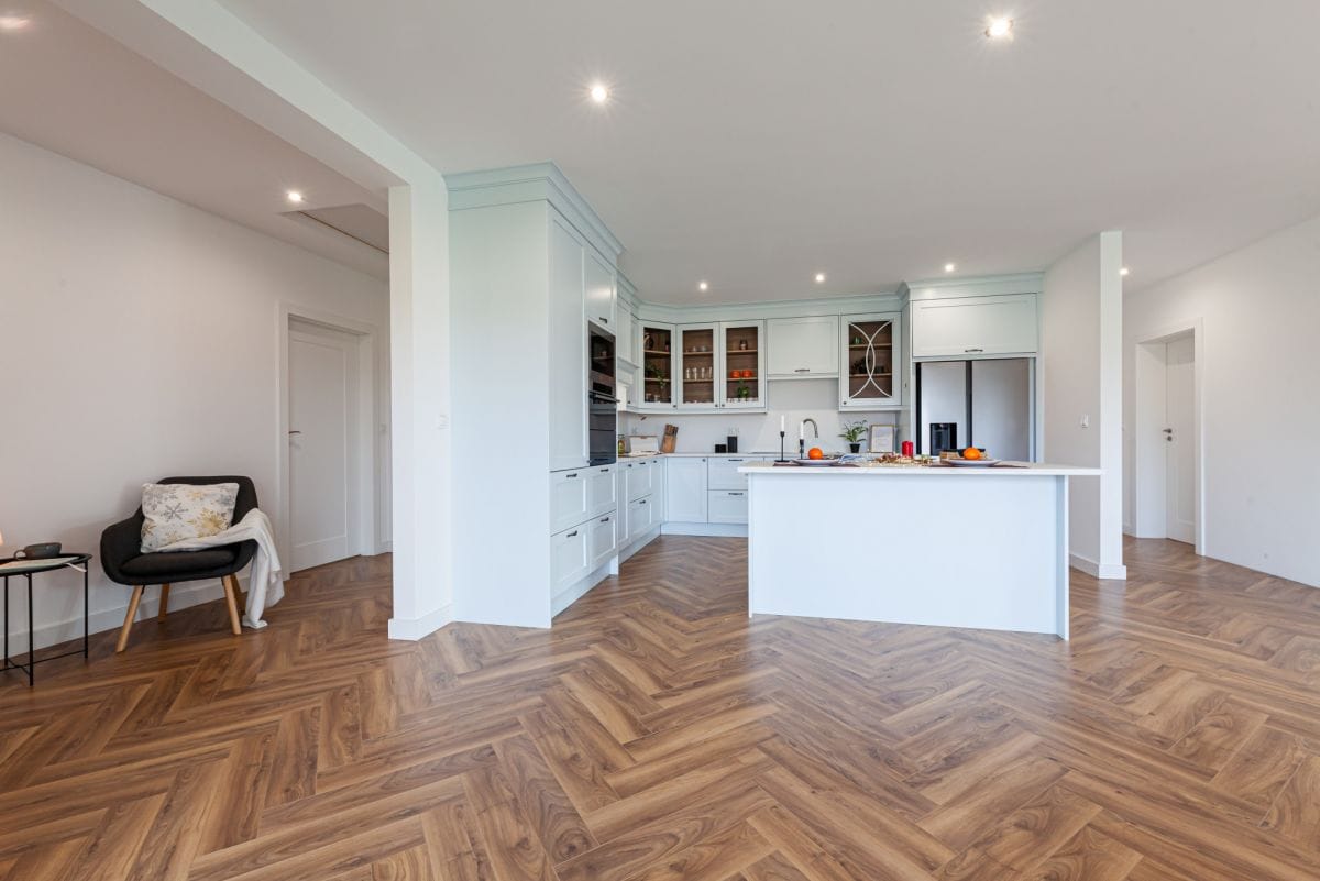 Dom 10 pokojowe na Sprzedaż