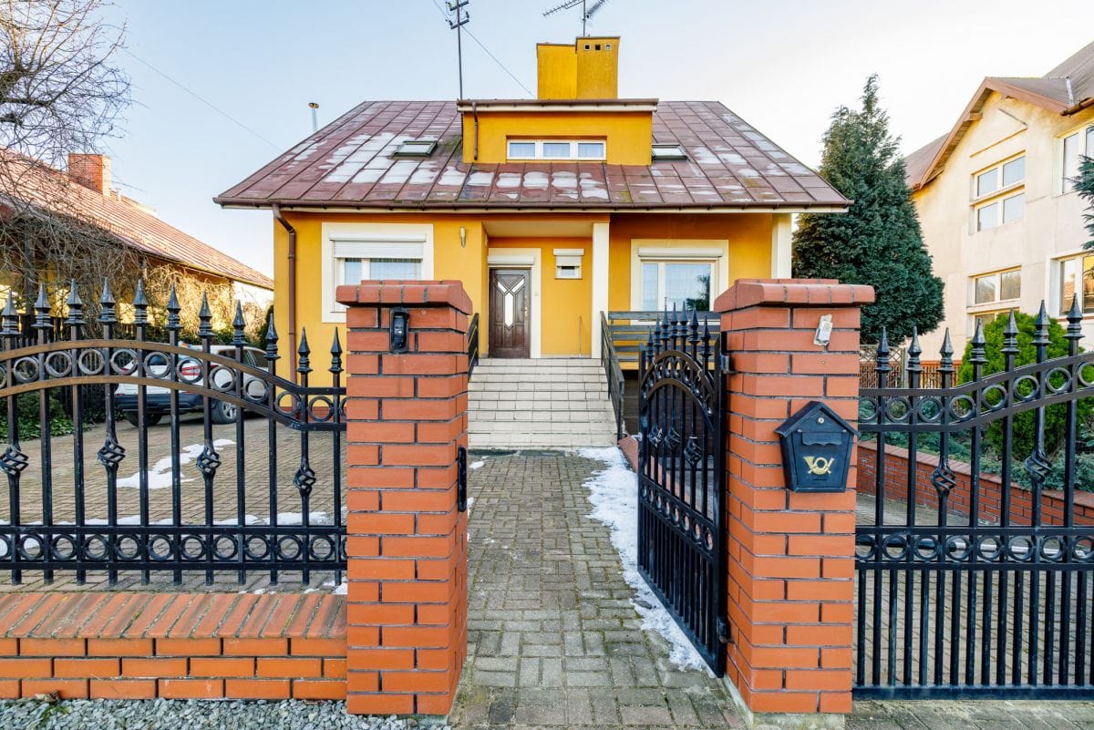 Dom 5 pokojowe na Sprzedaż