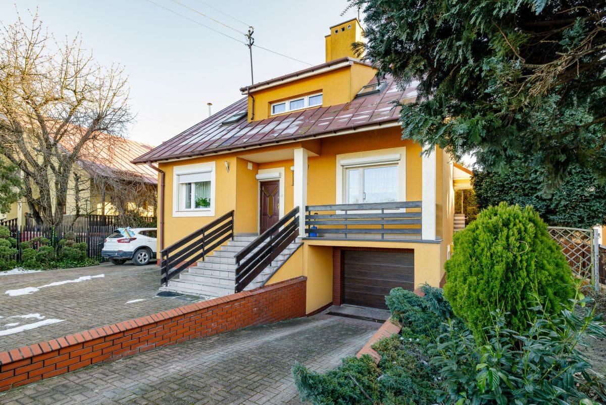 Dom 5 pokojowe na Sprzedaż