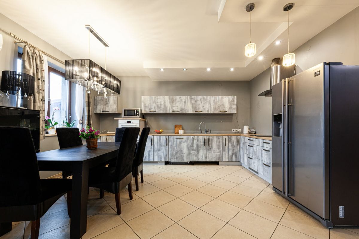 Dom 5 pokojowe na Sprzedaż