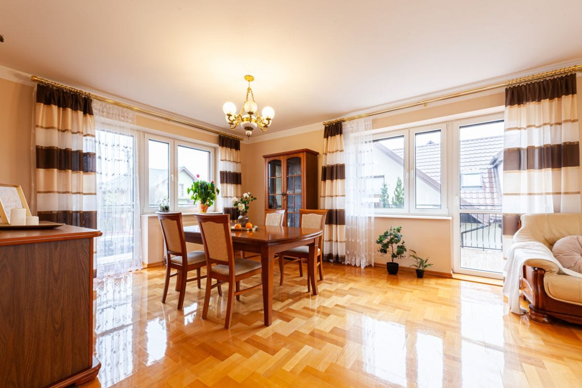 Dom 5 pokojowe na Sprzedaż