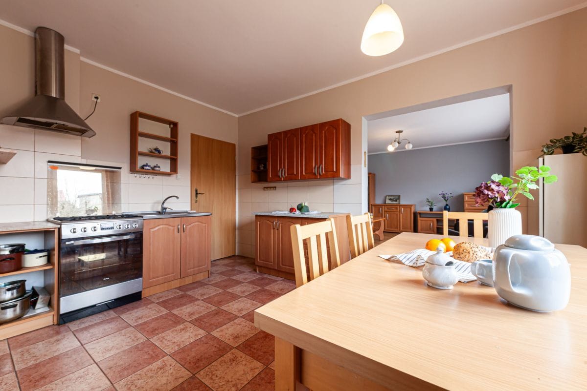 Dom 6 pokojowe na Sprzedaż