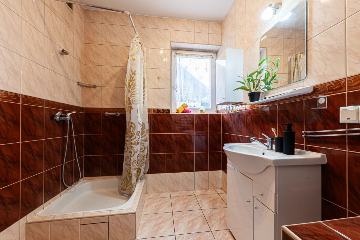 Dom 6 pokojowe na Sprzedaż