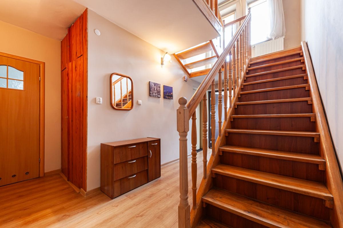 Dom 6 pokojowe na Sprzedaż