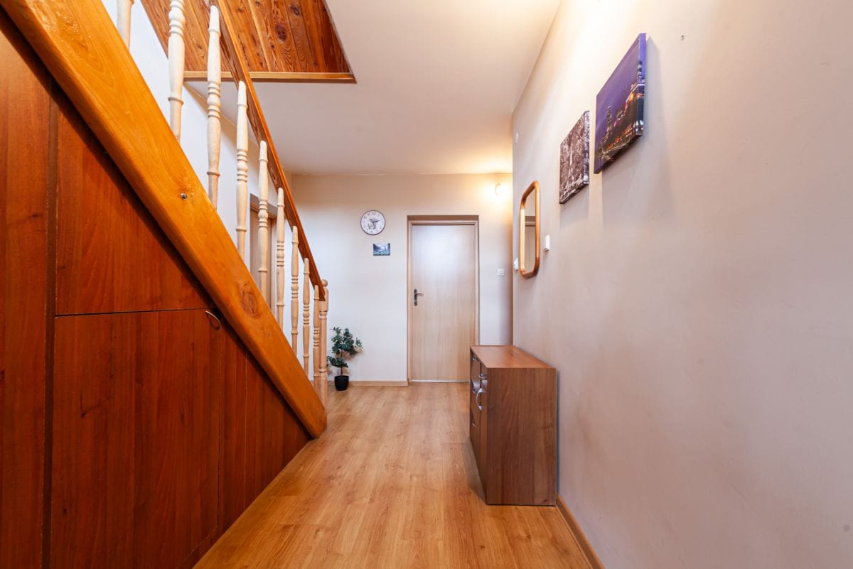 Dom 6 pokojowe na Sprzedaż