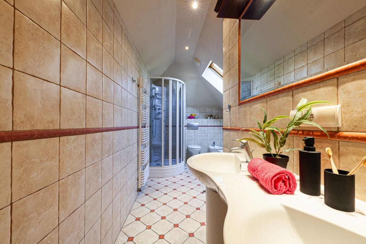 Dom 6 pokojowe na Sprzedaż