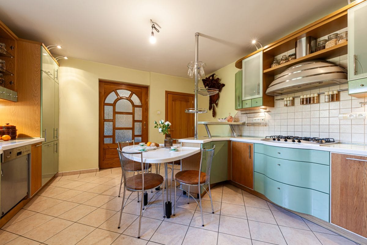 Dom 6 pokojowe na Sprzedaż