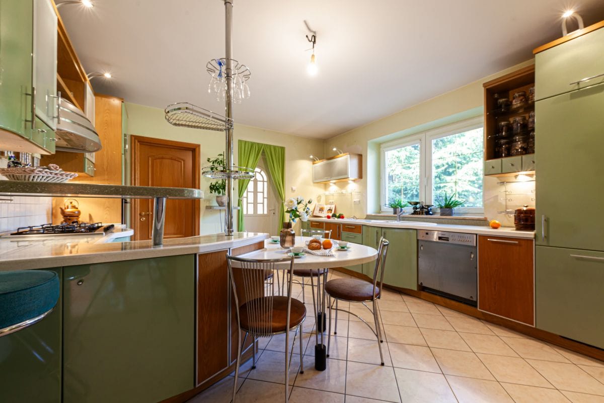 Dom 6 pokojowe na Sprzedaż