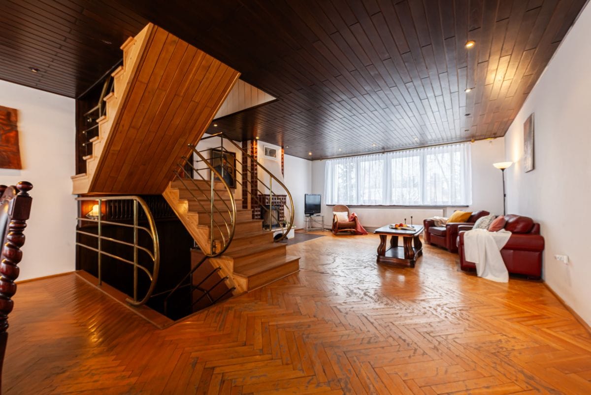 Dom 6 pokojowe na Sprzedaż