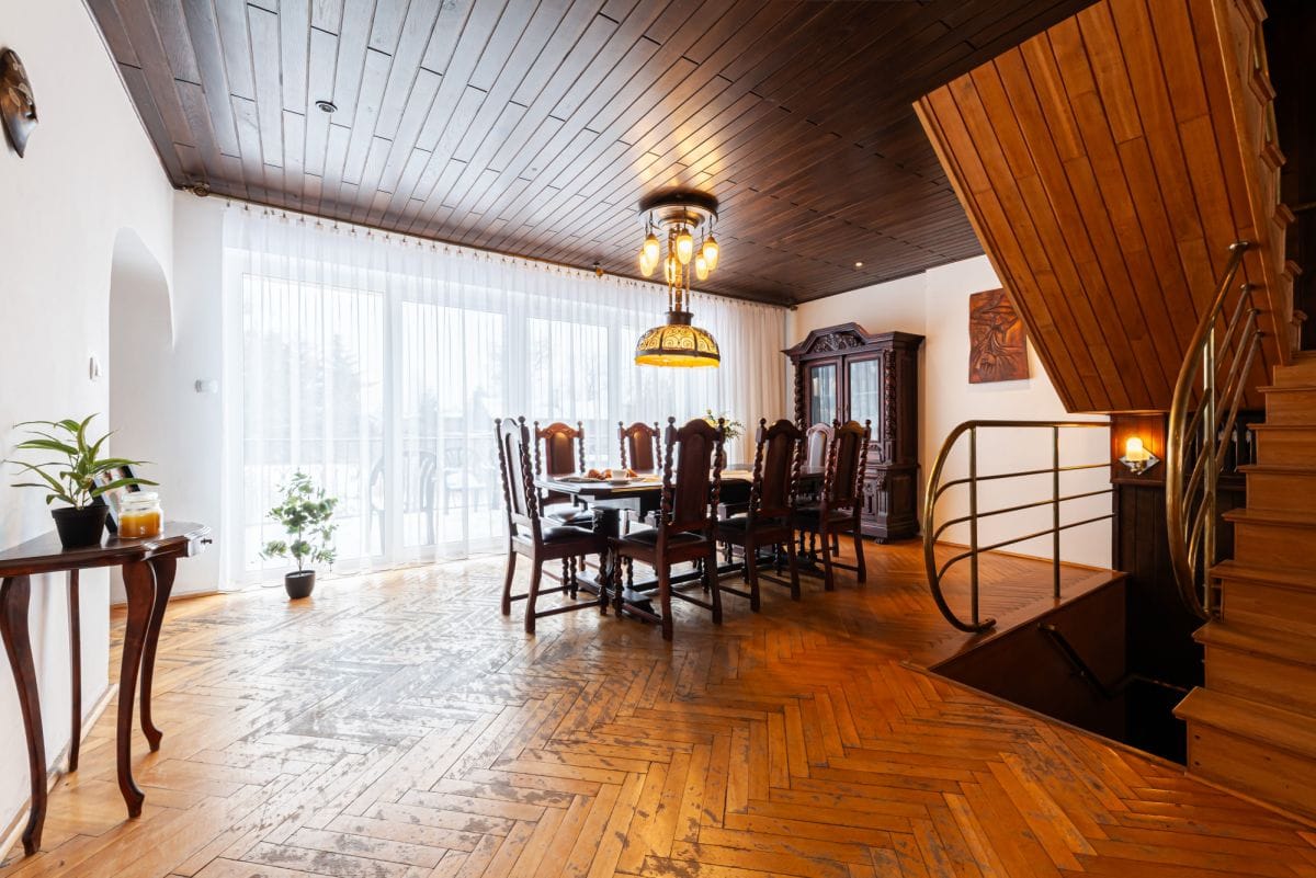 Dom 6 pokojowe na Sprzedaż