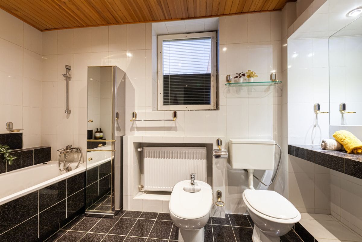 Dom 6 pokojowe na Sprzedaż