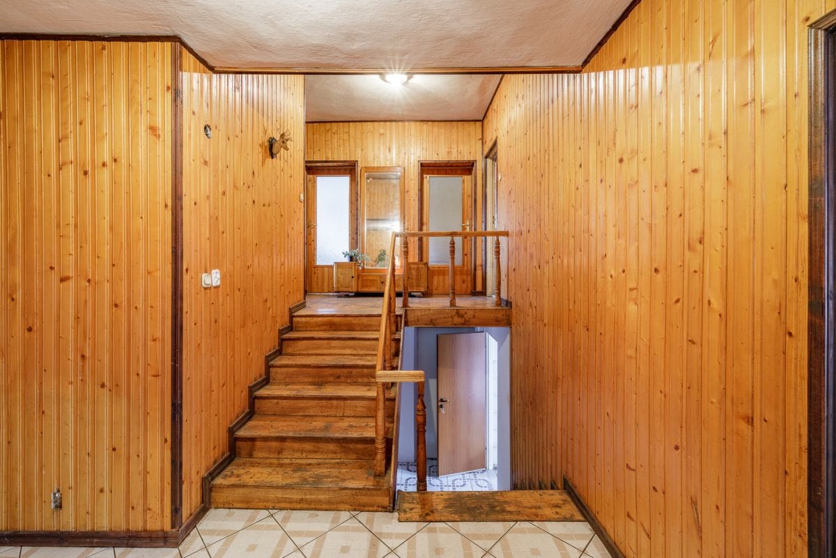 Dom 6 pokojowe na Sprzedaż