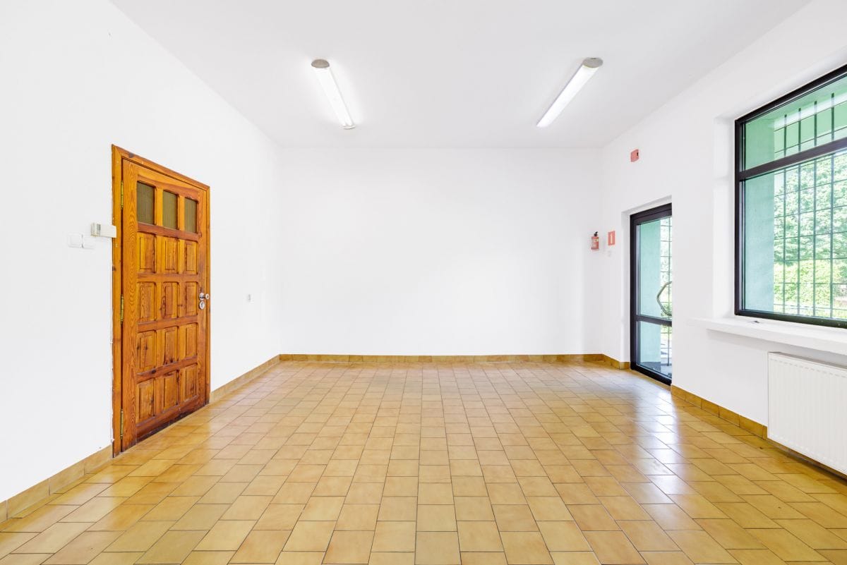 Lokal użytkowy  pokojowe na Sprzedaż