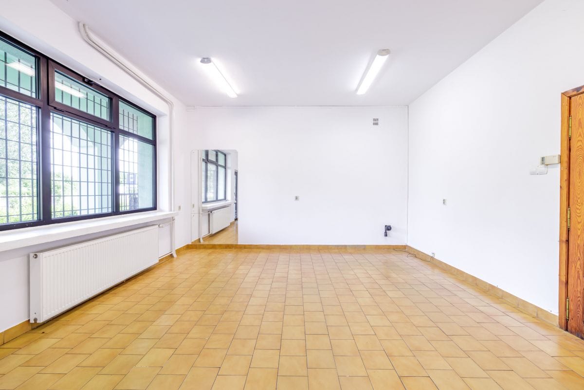 Lokal użytkowy  pokojowe na Sprzedaż