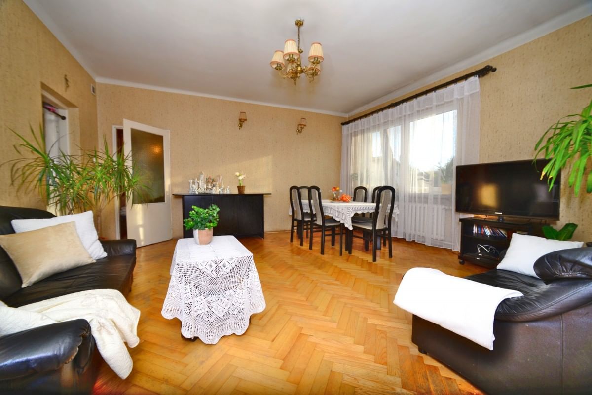 Dom 12 pokojowe na Sprzedaż