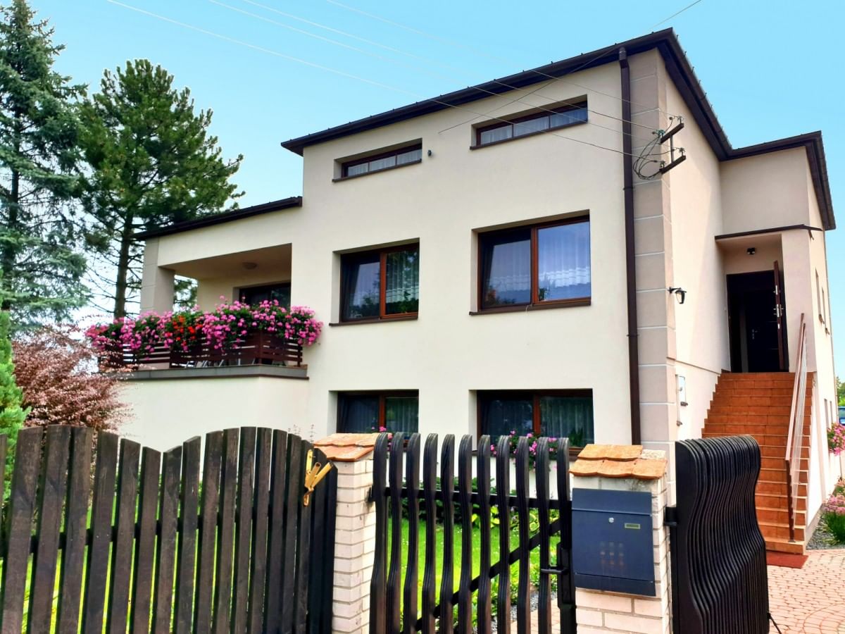 Dom 6 pokojowe na Sprzedaż