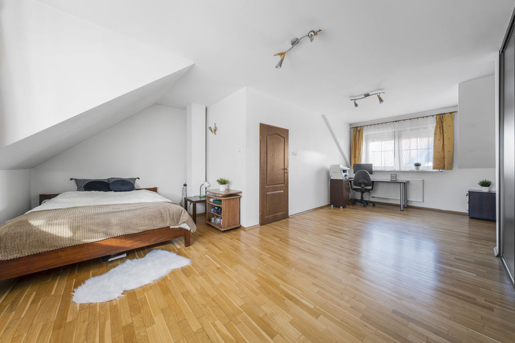 Dom 6 pokojowe na Sprzedaż