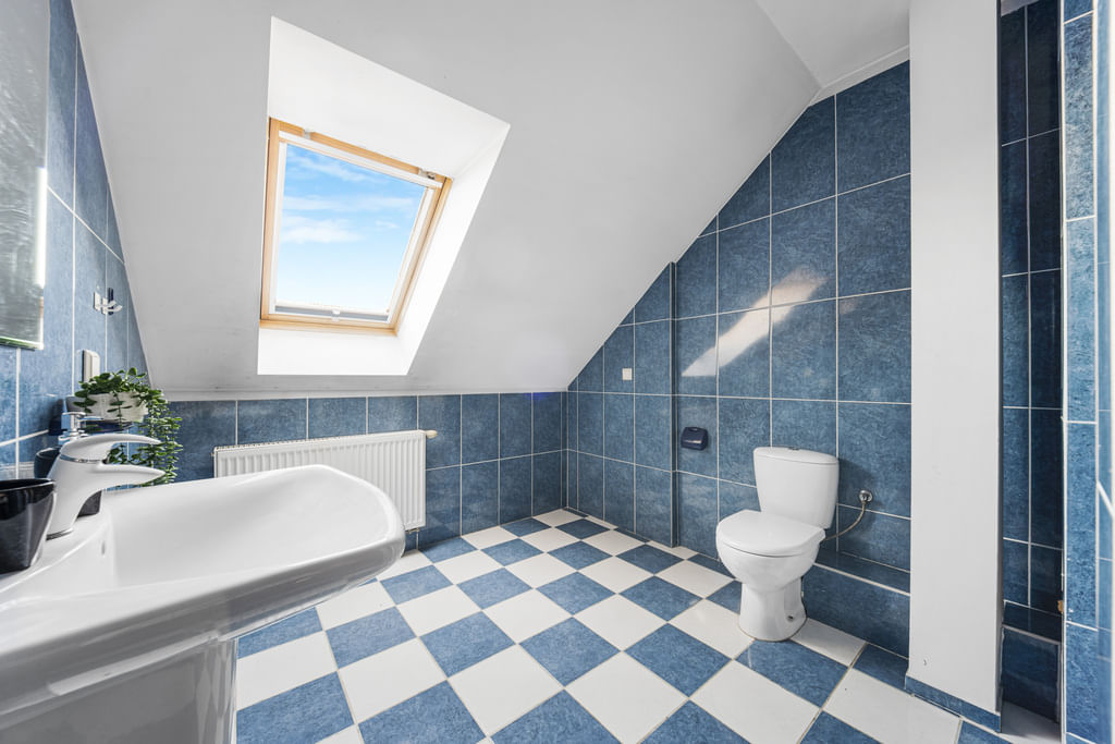 Dom 6 pokojowe na Sprzedaż